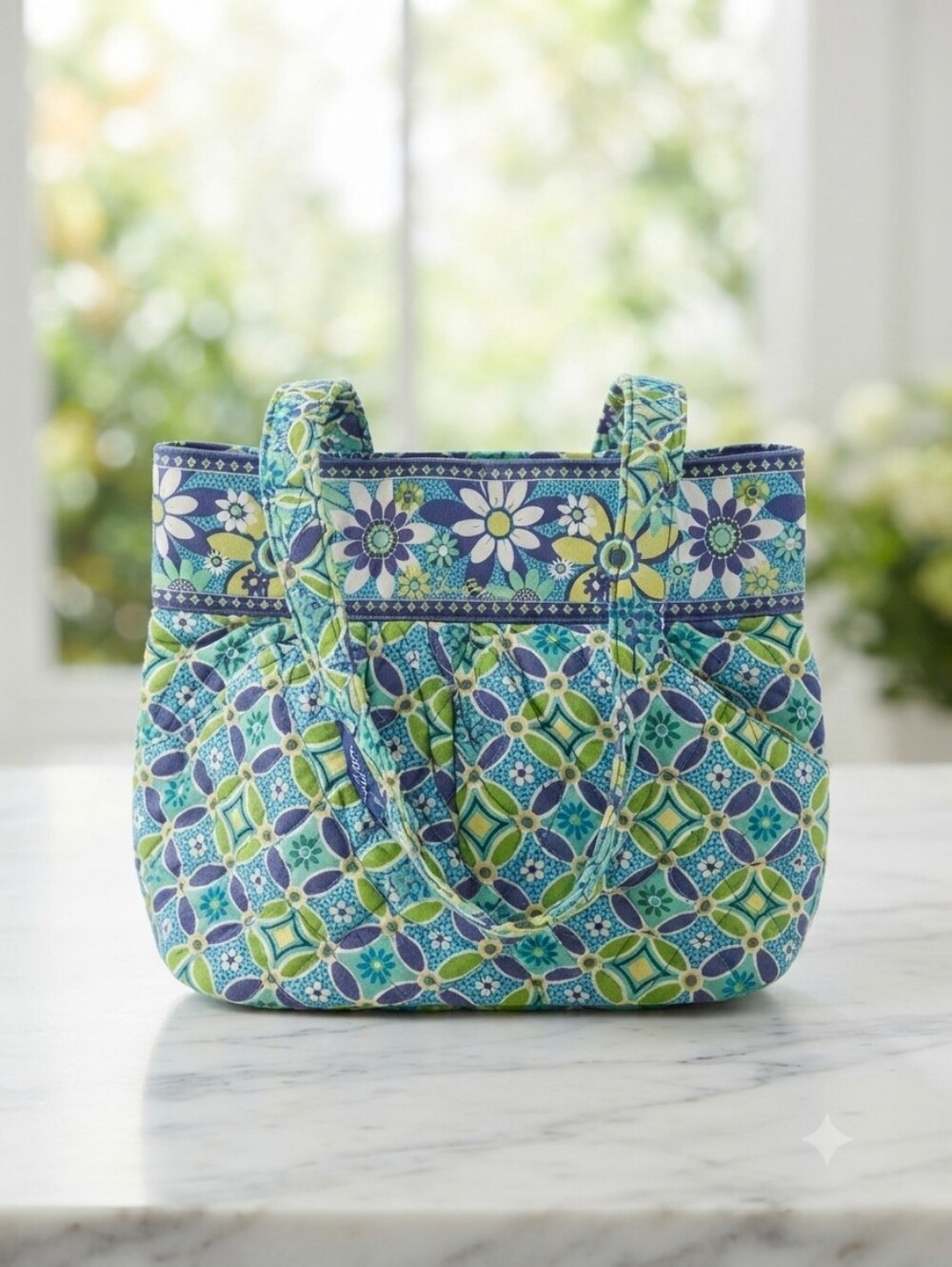 Vera Bradley Daisy Daisy Pattern Shoulder Bag
